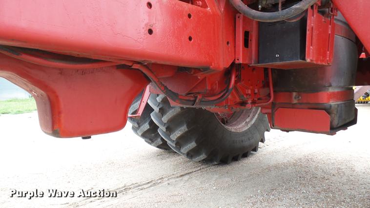 image for item DQ9195 1976 International 986 tractor