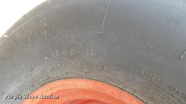 image for item DQ9195 1976 International 986 tractor