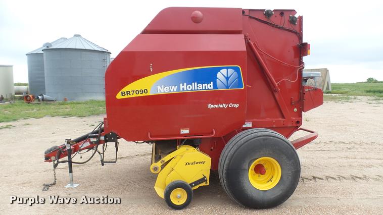 image for item DQ9197 2013 New Holland BR7090 round baler