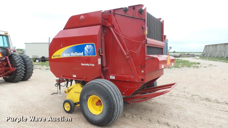 image for item DQ9197 2013 New Holland BR7090 round baler