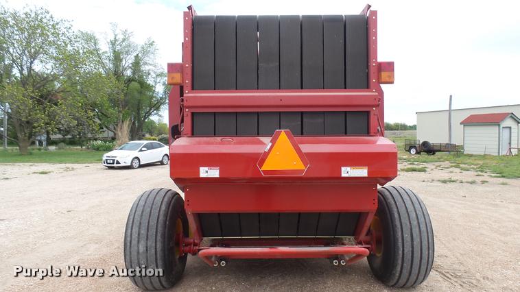 image for item DQ9197 2013 New Holland BR7090 round baler