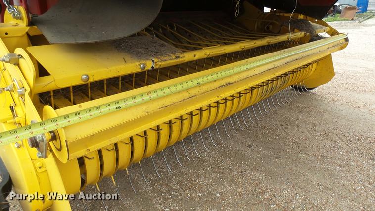 image for item DQ9197 2013 New Holland BR7090 round baler