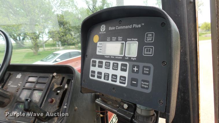 image for item DQ9197 2013 New Holland BR7090 round baler