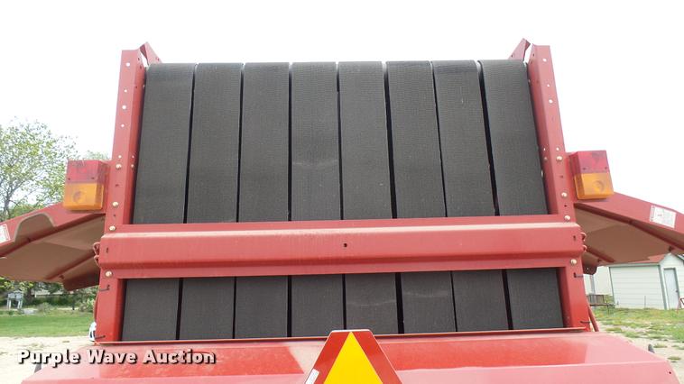 image for item DQ9197 2013 New Holland BR7090 round baler