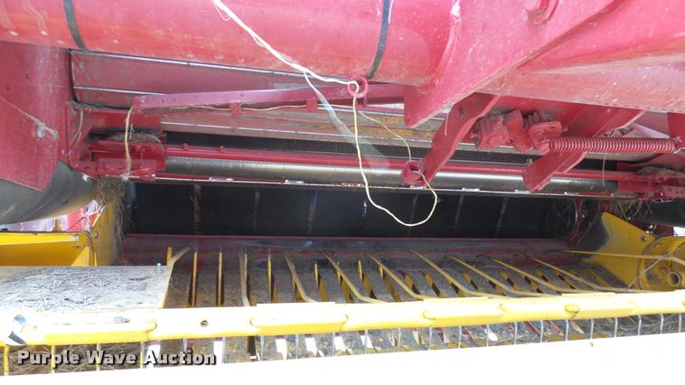 image for item DQ9197 2013 New Holland BR7090 round baler