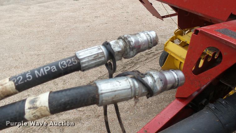 image for item DQ9197 2013 New Holland BR7090 round baler