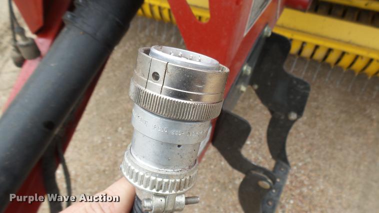 image for item DQ9197 2013 New Holland BR7090 round baler