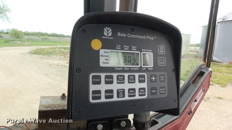 image for item DQ9197 2013 New Holland BR7090 round baler