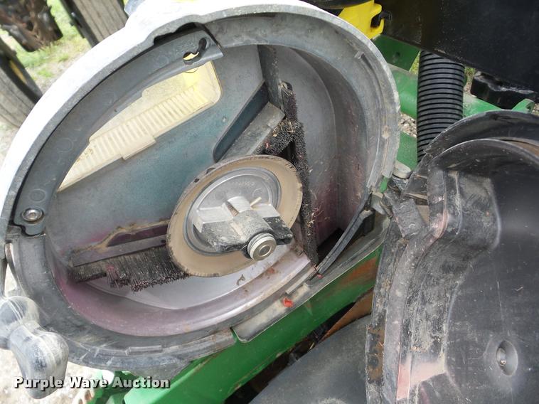 image for item J8621 2006 John Deere 1770NT planter