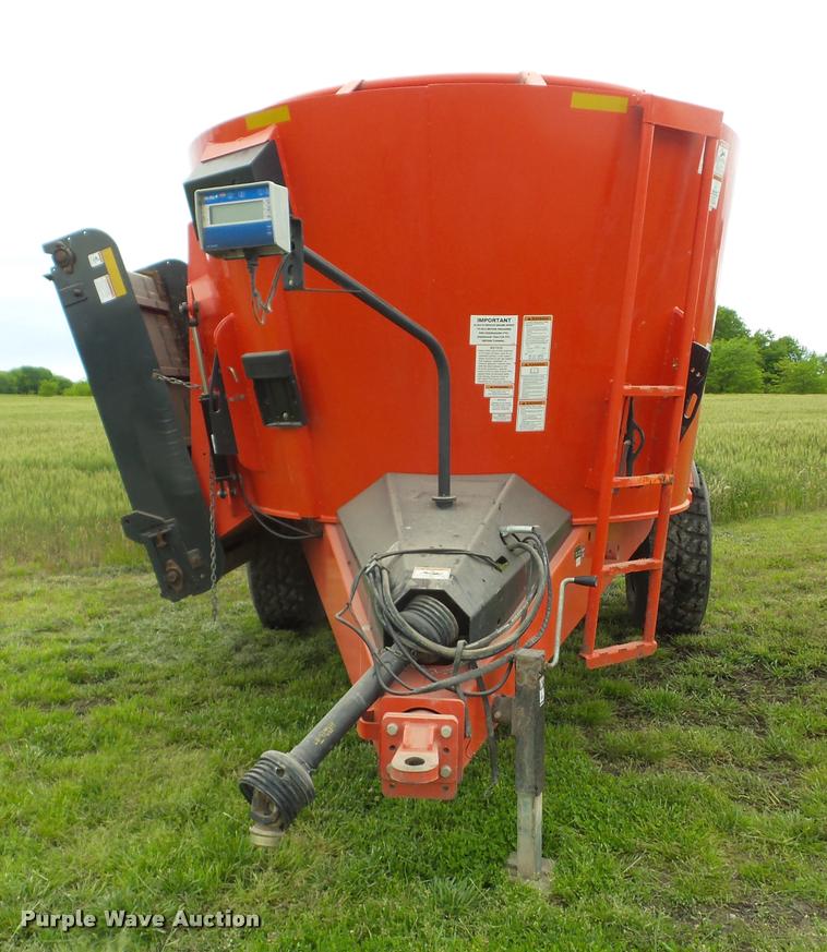 image for item J8622 2012 Kuhn VT156 vertical mixer
