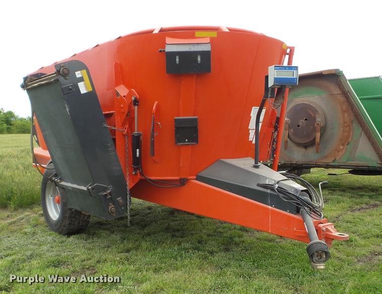 image for item J8622 2012 Kuhn VT156 vertical mixer