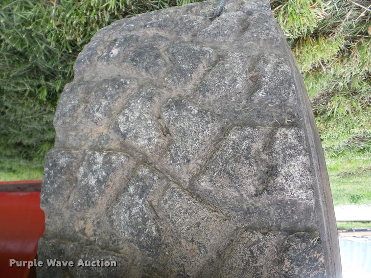 image for item J8622 2012 Kuhn VT156 vertical mixer