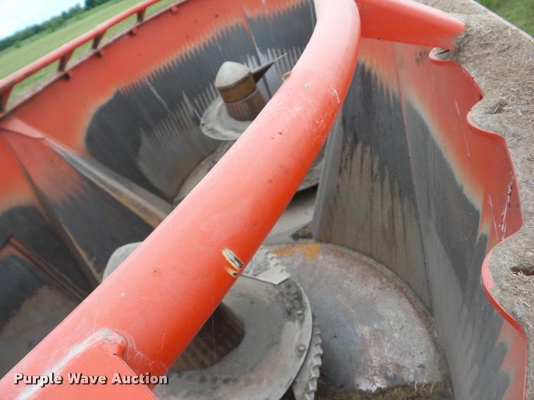 image for item J8622 2012 Kuhn VT156 vertical mixer