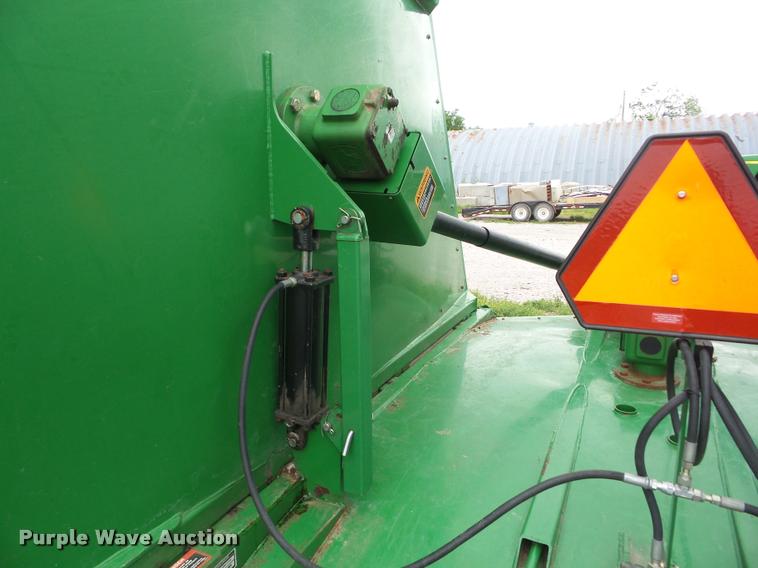 image for item J8623 2012 John Deere HX20 batwing rotary mower