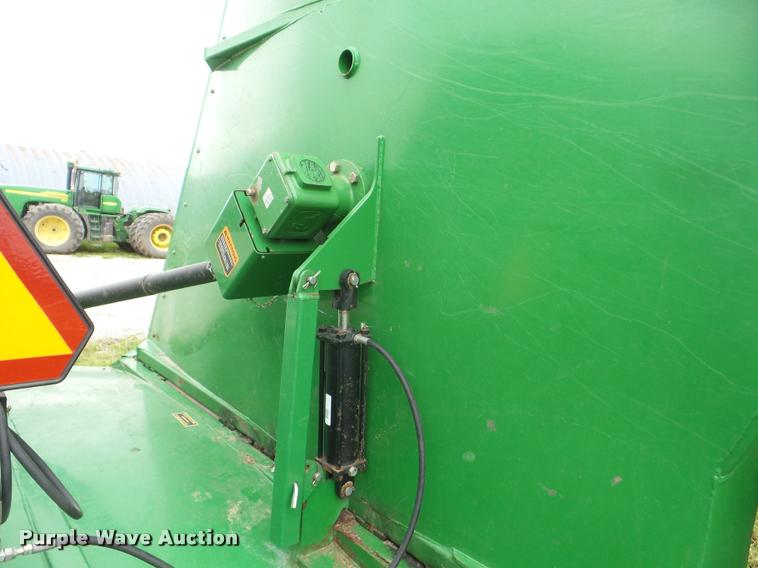 image for item J8623 2012 John Deere HX20 batwing rotary mower