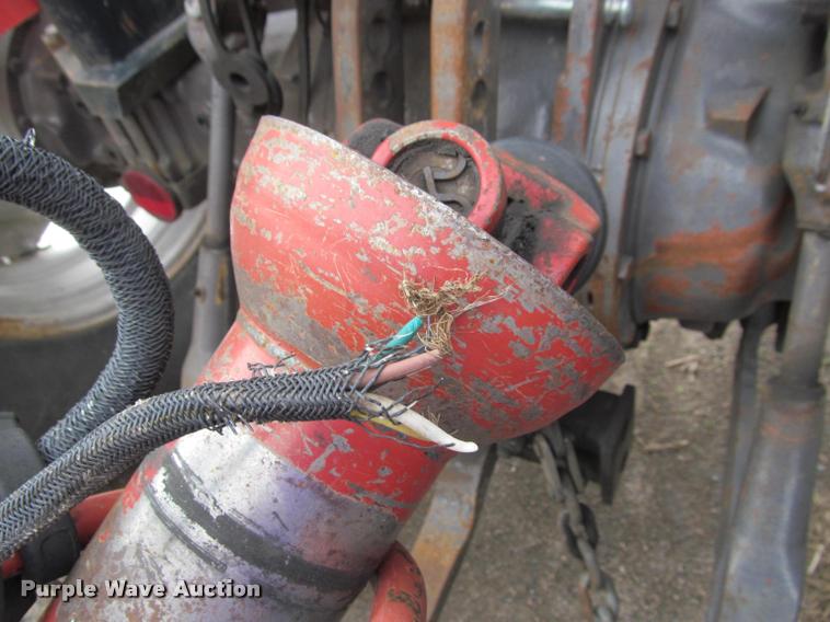 image for item K4881 1997 New Holland 664 round baler