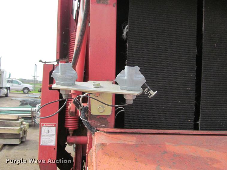 image for item K4881 1997 New Holland 664 round baler