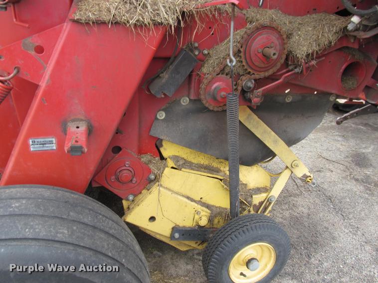 image for item K4881 1997 New Holland 664 round baler