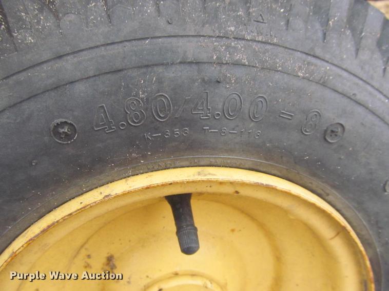 image for item K4881 1997 New Holland 664 round baler