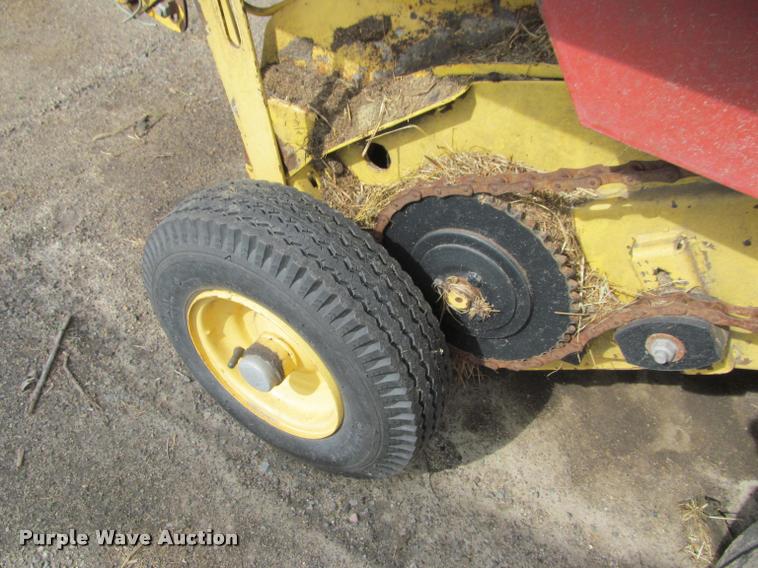 image for item K4881 1997 New Holland 664 round baler