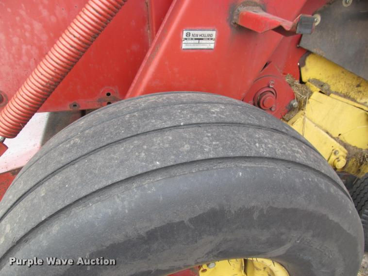 image for item K4881 1997 New Holland 664 round baler