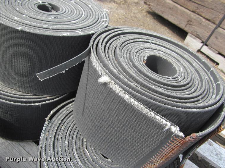 image for item K4881 1997 New Holland 664 round baler