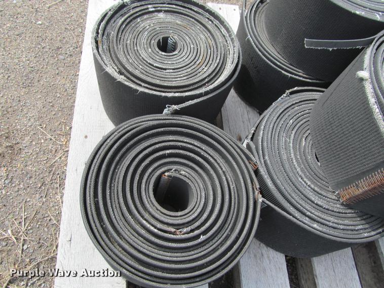 image for item K4881 1997 New Holland 664 round baler