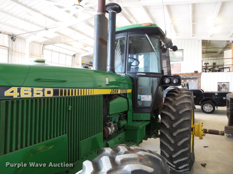 image for item L1525 1983 John Deere 4650 MFWD tractor