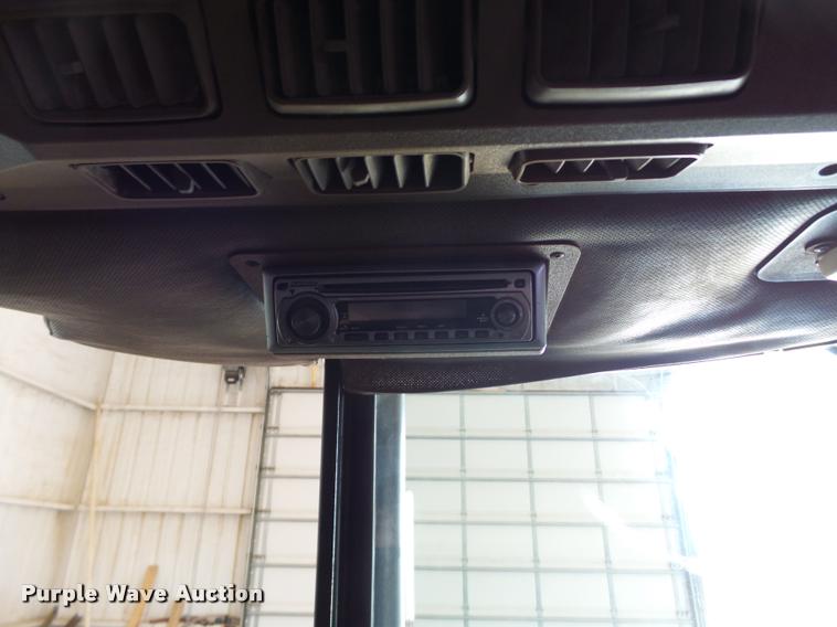 image for item L1525 1983 John Deere 4650 MFWD tractor