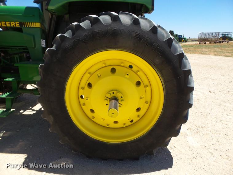 image for item L1526 1991 John Deere 4955 MFWD tractor