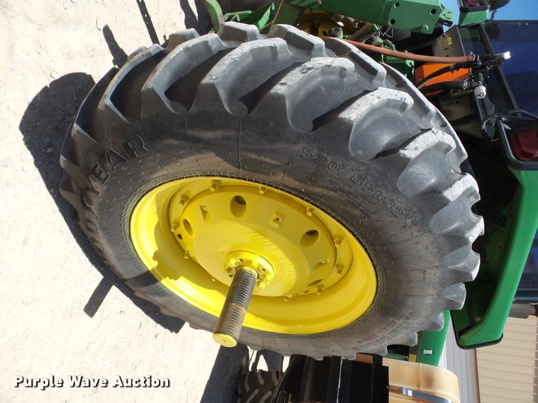 image for item L1526 1991 John Deere 4955 MFWD tractor