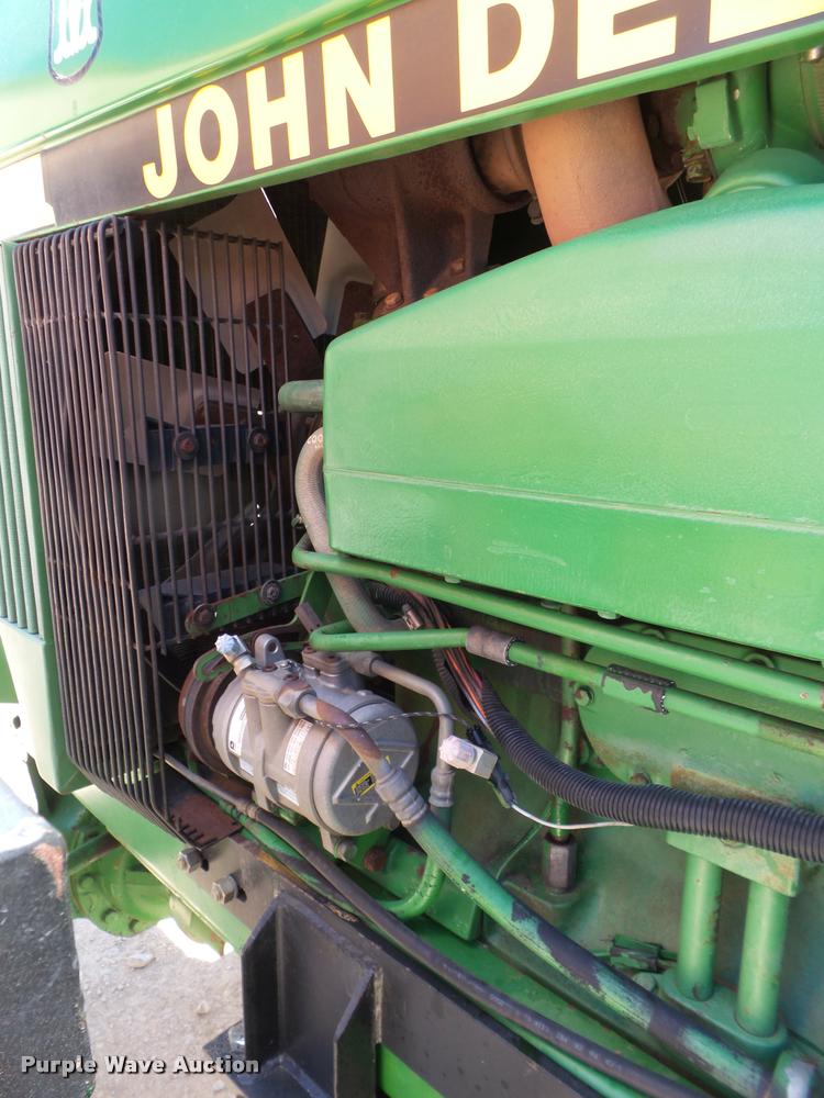 image for item L1526 1991 John Deere 4955 MFWD tractor