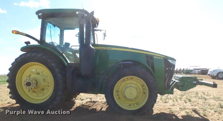 image for item L1528 2011 John Deere 8260R MFWD tractor