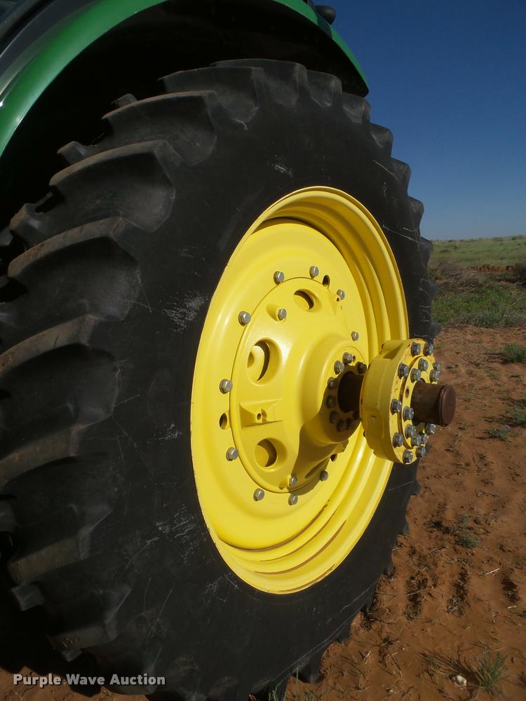 image for item L1528 2011 John Deere 8260R MFWD tractor