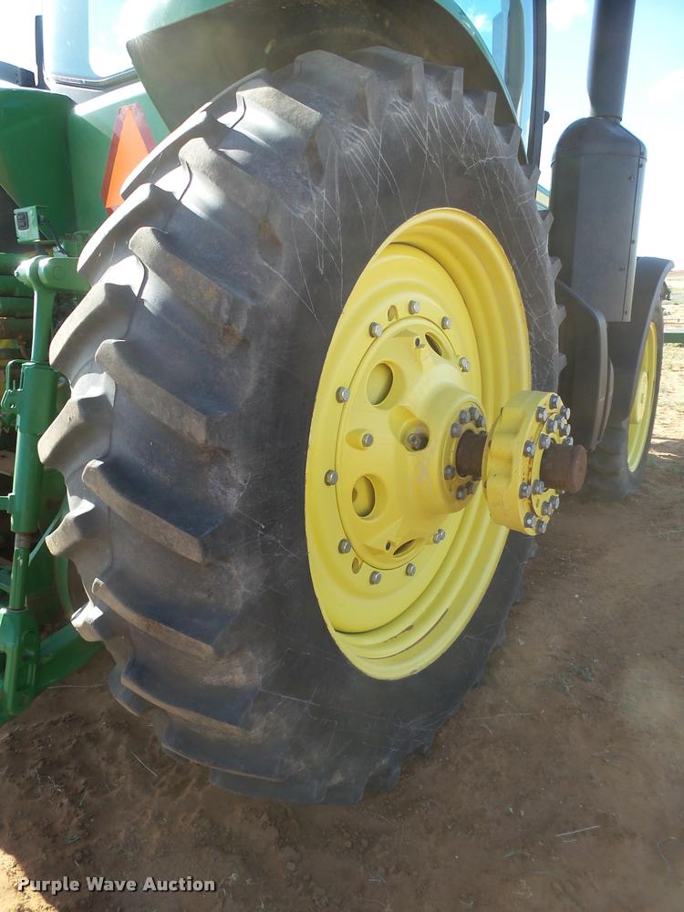 image for item L1528 2011 John Deere 8260R MFWD tractor