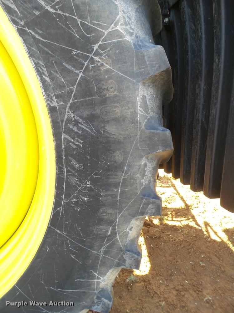 image for item L1528 2011 John Deere 8260R MFWD tractor