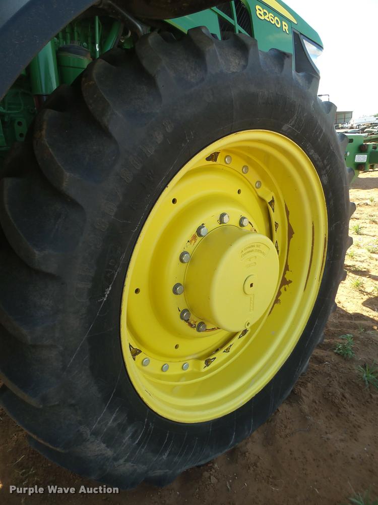 image for item L1528 2011 John Deere 8260R MFWD tractor