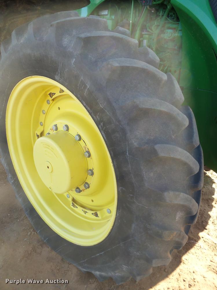 image for item L1528 2011 John Deere 8260R MFWD tractor