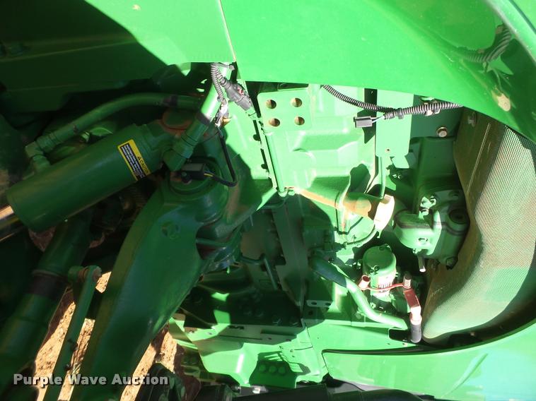 image for item L1528 2011 John Deere 8260R MFWD tractor
