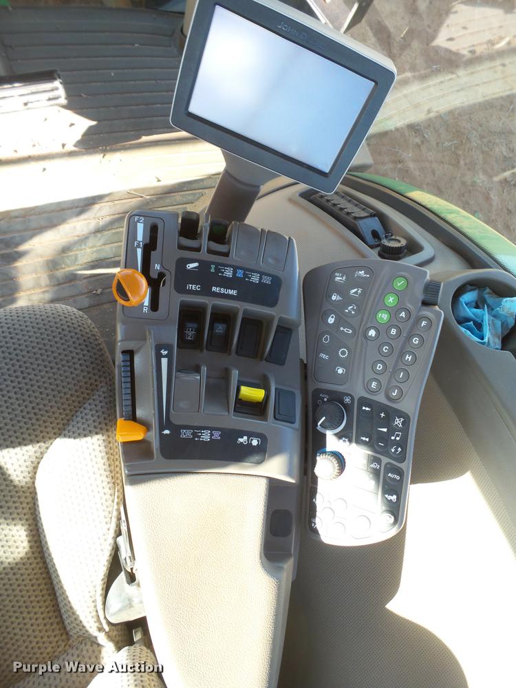 image for item L1528 2011 John Deere 8260R MFWD tractor