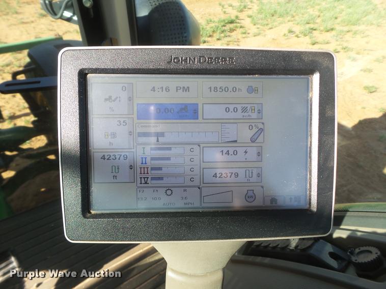 image for item L1528 2011 John Deere 8260R MFWD tractor