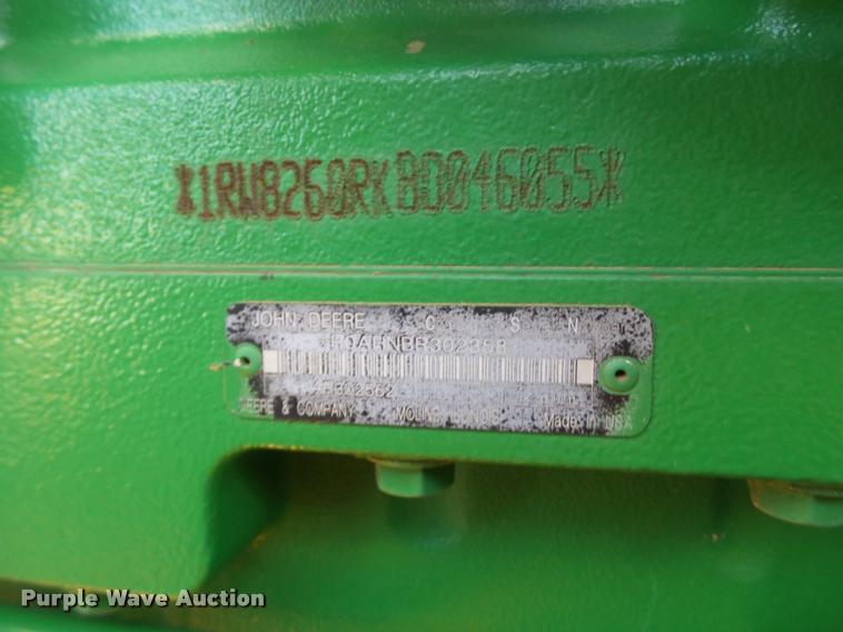 image for item L1528 2011 John Deere 8260R MFWD tractor