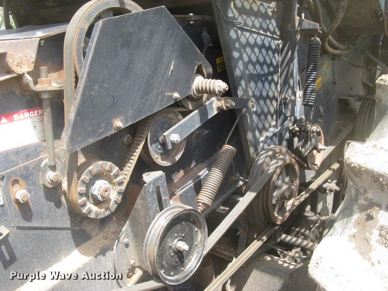 image for item L2356 1980 Gleaner L2 combine