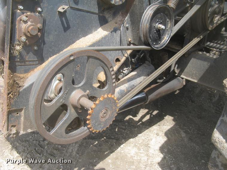 image for item L2356 1980 Gleaner L2 combine