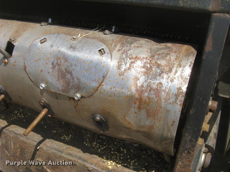 image for item L2356 1980 Gleaner L2 combine