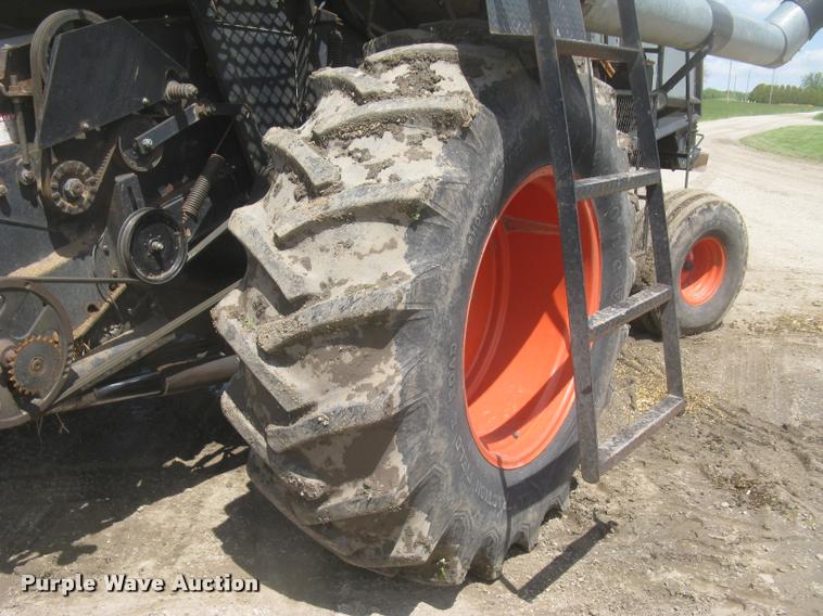 image for item L2356 1980 Gleaner L2 combine