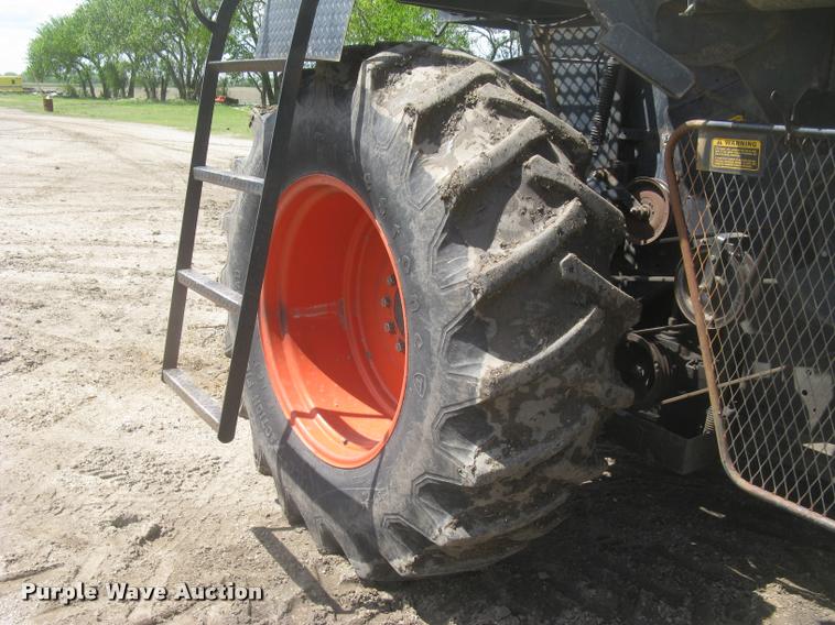 image for item L2356 1980 Gleaner L2 combine