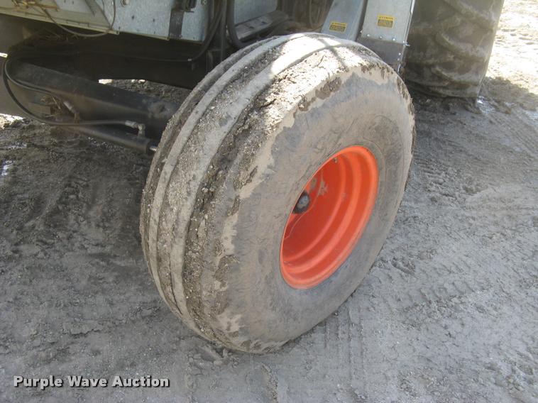 image for item L2356 1980 Gleaner L2 combine