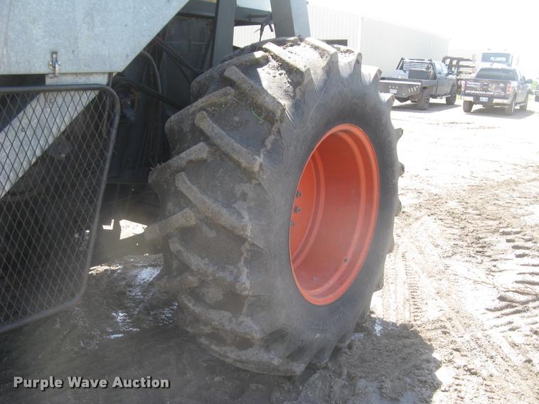 image for item L2356 1980 Gleaner L2 combine