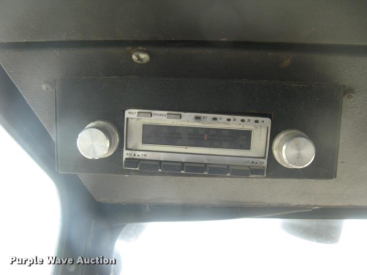 image for item L2356 1980 Gleaner L2 combine